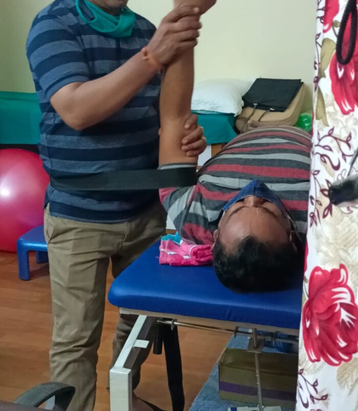 Frozen Shoulder Treatment at Maruti Vihar by Dr. Hari Om Vashishtha